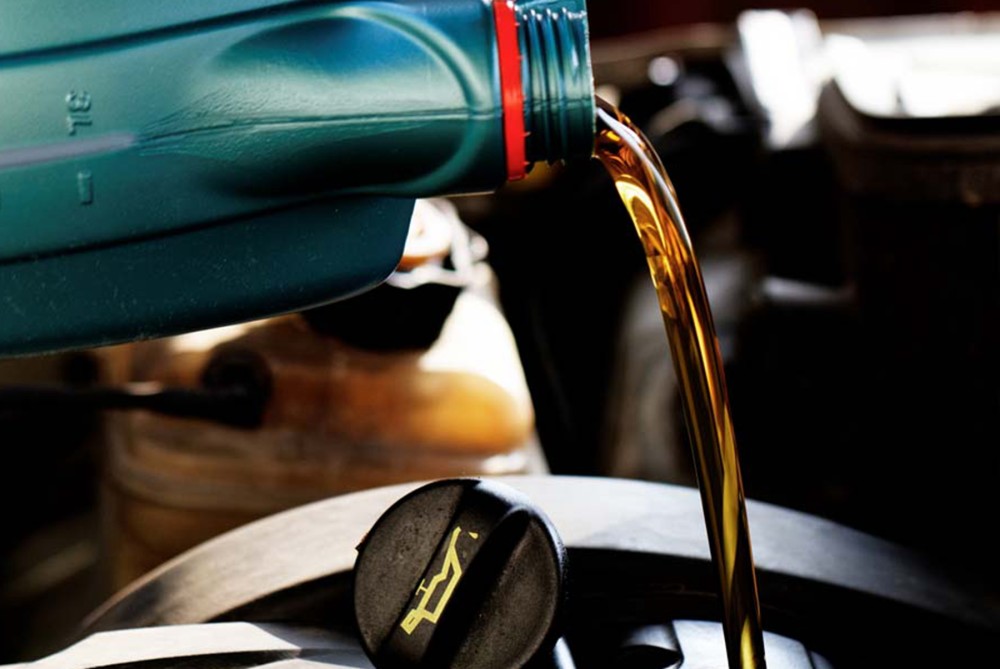 豪车错加92号汽油，车主气得当场大怒，工作人员：破车，矫情啥？