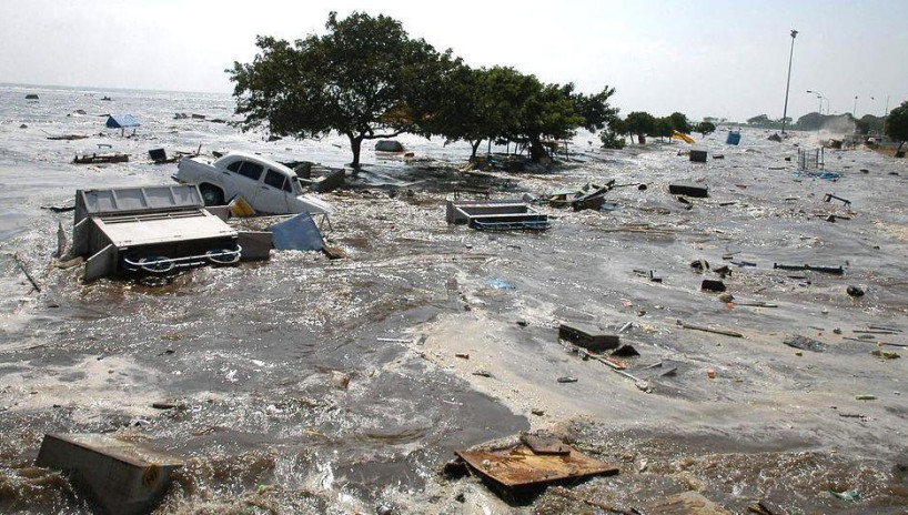 美国突发地震81级地震,专家:这还只是刚开始,有海啸的风险