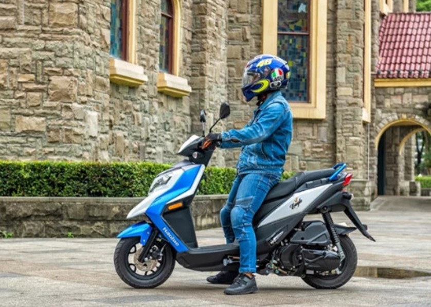 售价8980元,测评实用踏板豪爵eagle125:续航280km,储物空间大