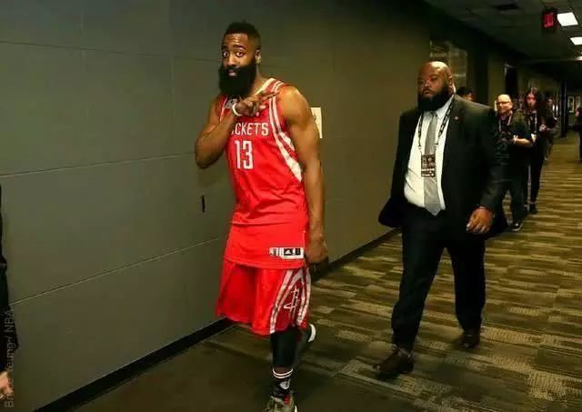 nba NBA球员谁的保镖最霸气？哈登保镖仅垫底，奥胖比保镖更像保镖