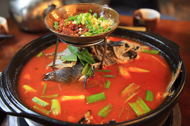 贵州名菜之苗家酸汤鱼美食的进阶文化的传承全部在这道菜里