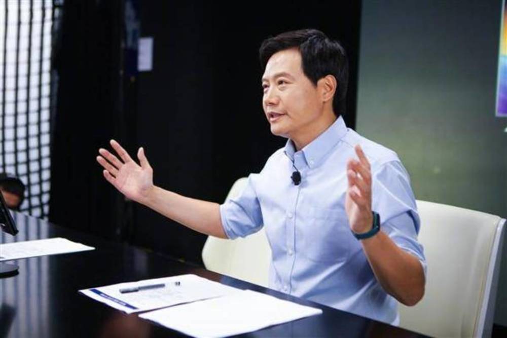 理想获准赴港上市 小米自研L4级驾驶｜封面天天见·封火轮