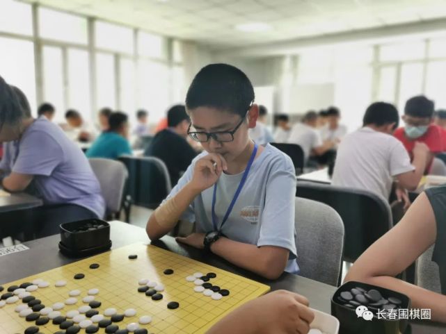 苗津瑞荣获男子个人第五名并晋升5段.