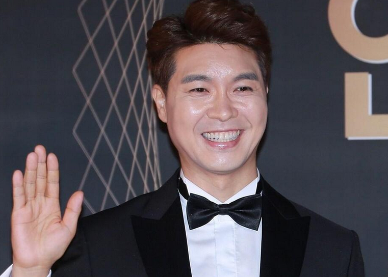 搞笑艺人朴秀洪和小23岁圈外女友结婚曾被亲哥骗100亿韩元