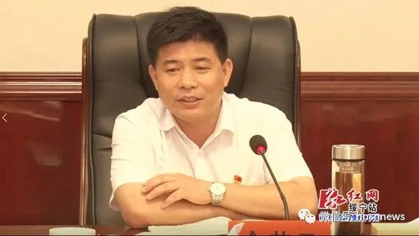 聚焦党代会开启新征程佘芝云参加代表团讨论