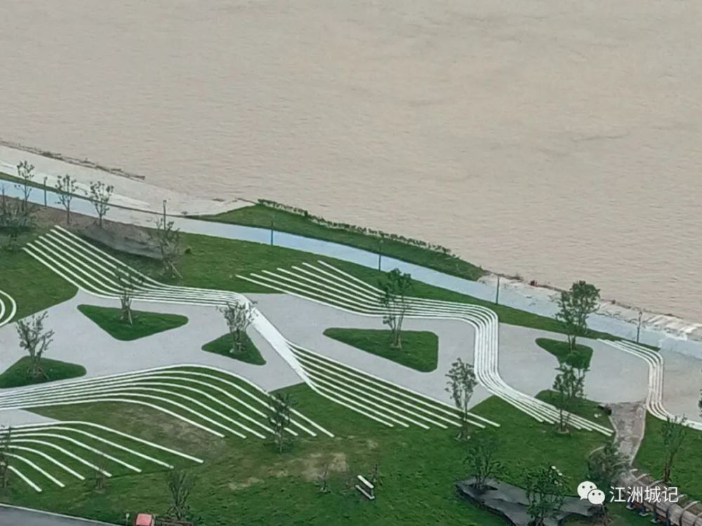 7月30日洪山白沙洲江滩示范段开放附入口位置实拍图