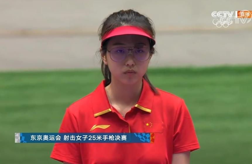 奥运会射击女子25米手枪的决赛较量,中国队19岁小将肖嘉芮萱将对金牌
