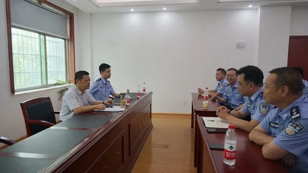 罗伟成同志深入基层所队调研指导工作