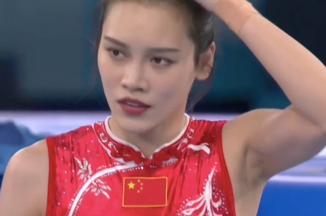 烫发水排行_发型师自曝行业黑幕花900元烫发药水仅值4元(2)