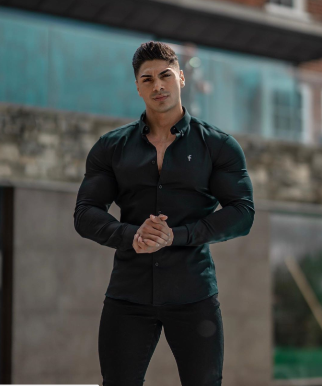 英国肌肉男模,这一身肌肉,如雕刻般线条分明,男人气息爆棚