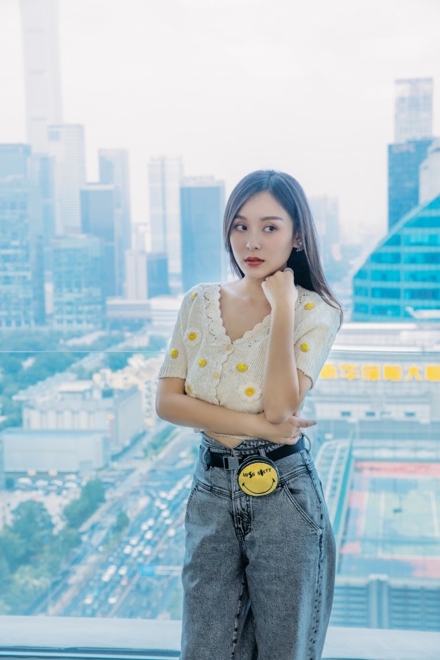 何珮瑜出席怒火重案首映礼饰演热血女警分享拍摄幕后故事