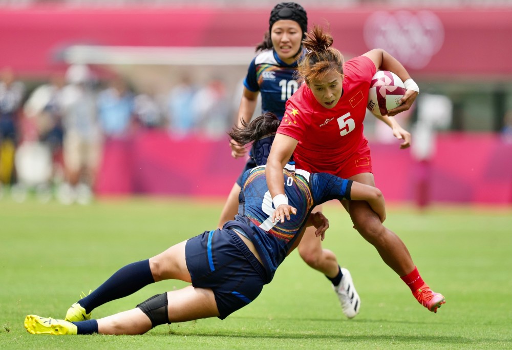 女子射箭個人賽的八分之一決賽中,中國選手吳佳欣迎戰日本選手中村美