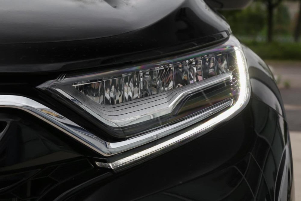 油耗4.9L，空间实用，保值又耐开的日系SUV，带你看本田CR-V