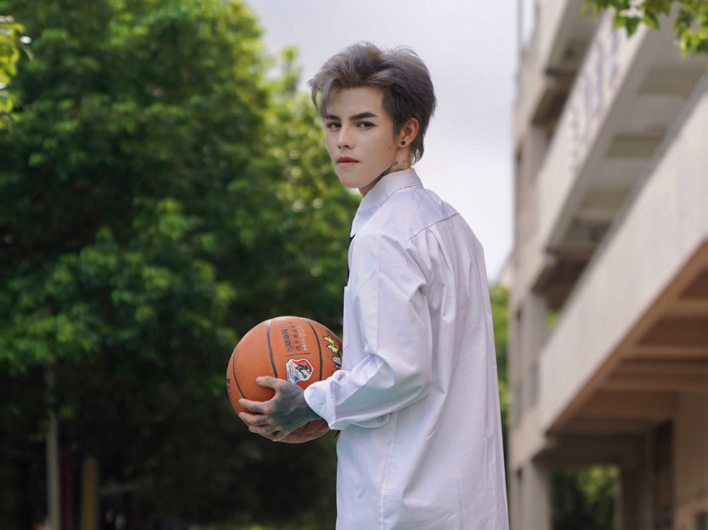 殷世航晒整容过程博眼球,动了鼻子后果然帅气_腾讯新闻