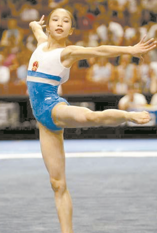 2003年在世界体操锦标赛夺得平衡木的世界冠军.