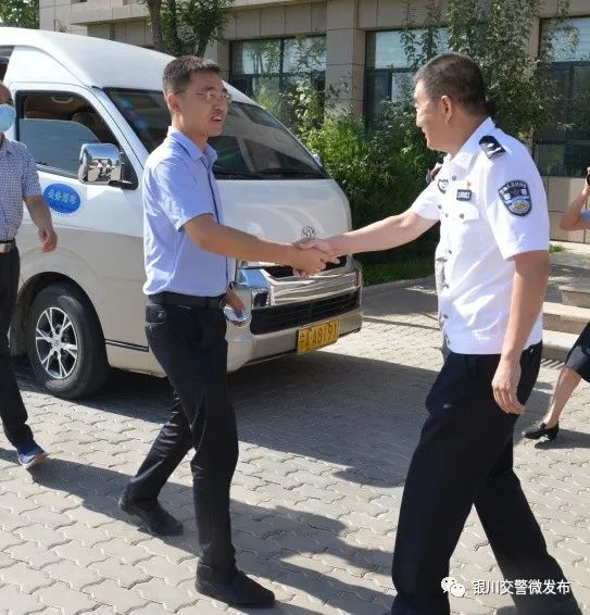 区长张涛,金凤区副区长人选,公安分局局长王占东一行看望慰问银川交警