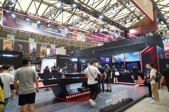 2021chinajoy:一加光速旗舰展区,奥特曼元素满满