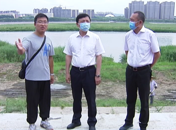 市委常委,秘书长徐利刃,市人大常委会副主任李彬参加调研.