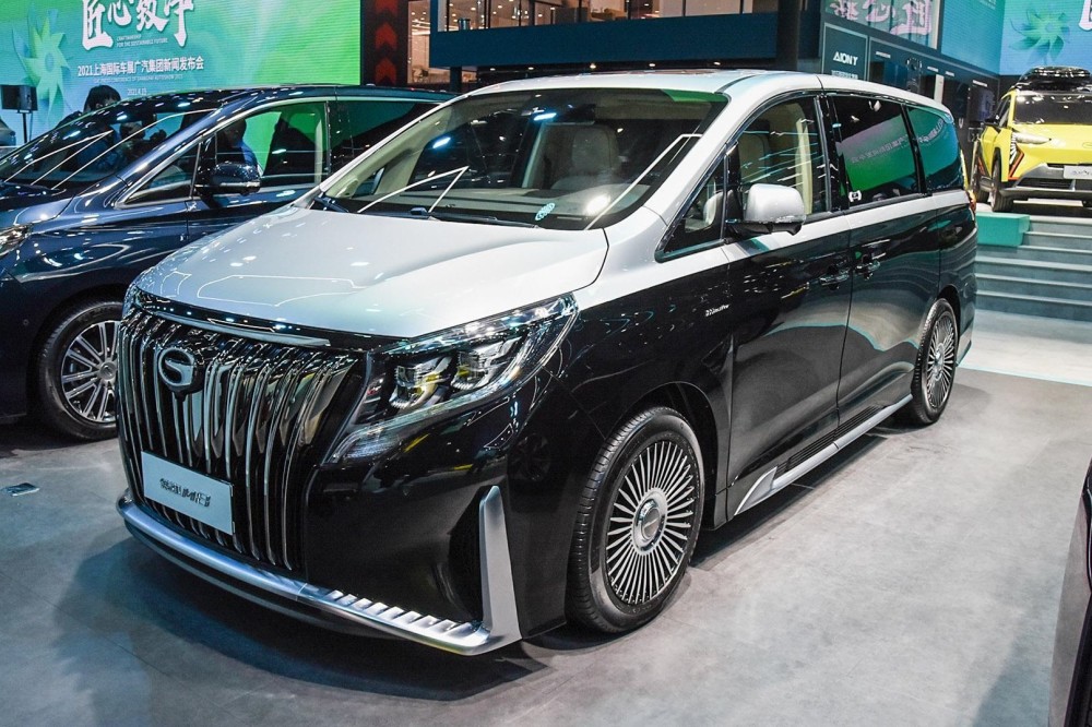 别满脑子“依维柯大金杯”了！十多万的中大型MPV了解一下