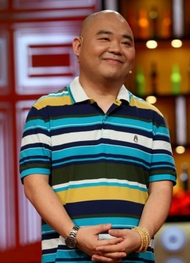 德云社侯震被偶遇粉丝热情打招呼对方全程无视被批太没礼貌