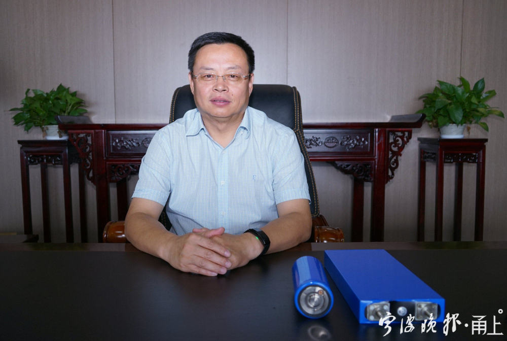 宁波大学教授阮殿波当选俄罗斯自然科学院外籍院士研究的超级电容器在