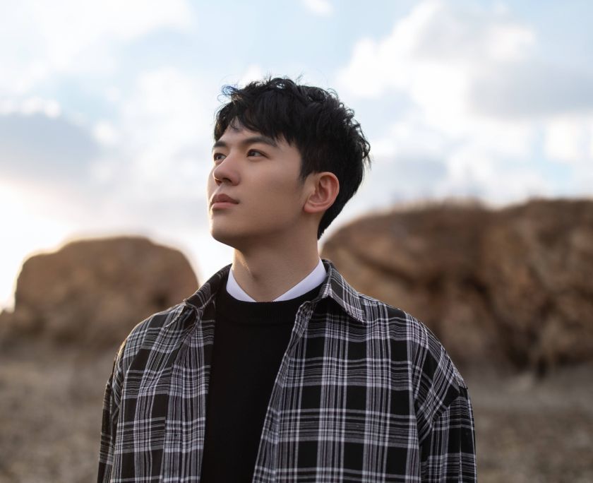 女网红自曝靠关系转学到华科,反讽网友:谁让你父母不是华科老师