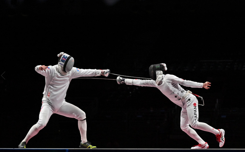 奥运金牌击剑男子重剑团体日本队战胜俄罗斯奥委会队夺冠