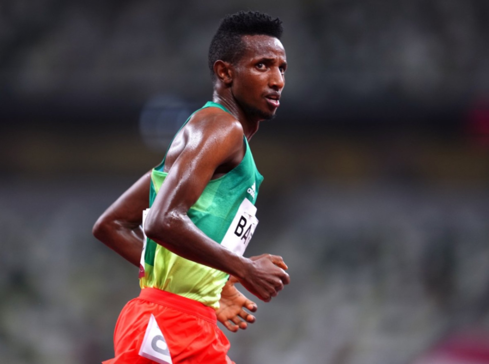 27分43秒63!奥运会万米新王诞生,世界纪录保持者获银牌