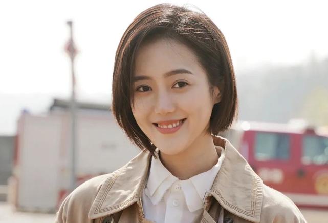 在王大印看来,江桐给人的第一印象像是铁做的女人,初见王大印,她的