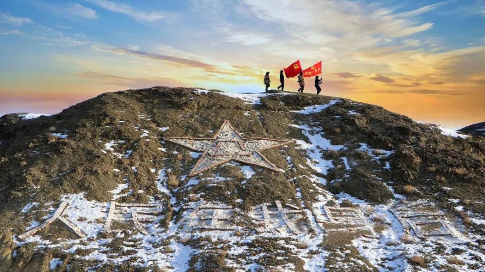 戍边在阿拉善内蒙古这群移民管理民警将感想化作了诗