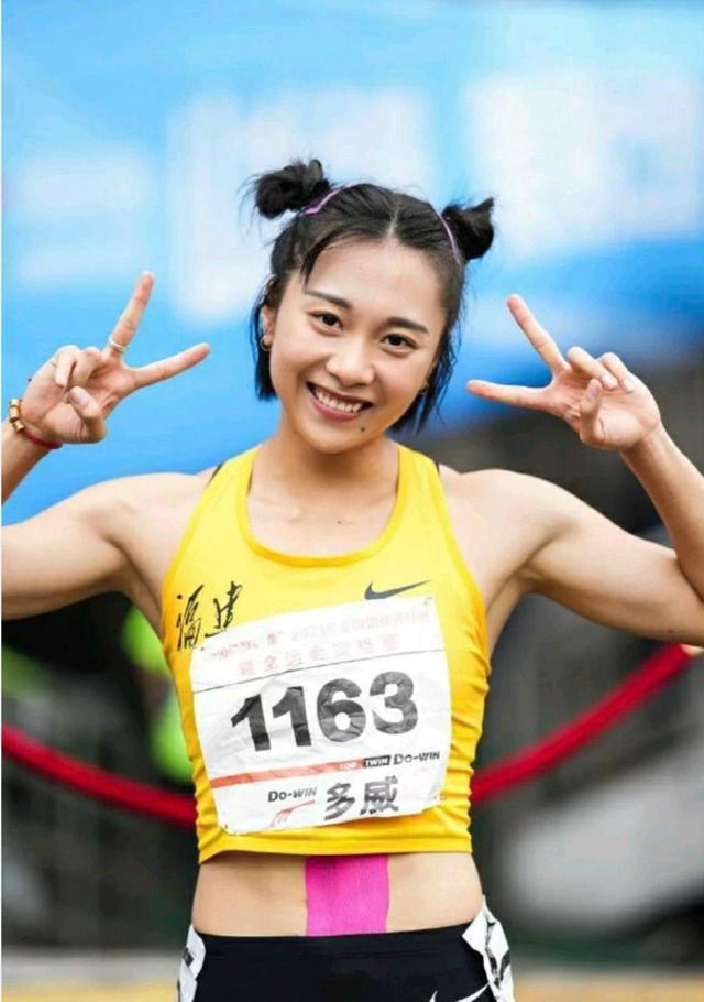 你追不上的女神可爱也可快的女飞人葛曼棋创造中国百米新历史