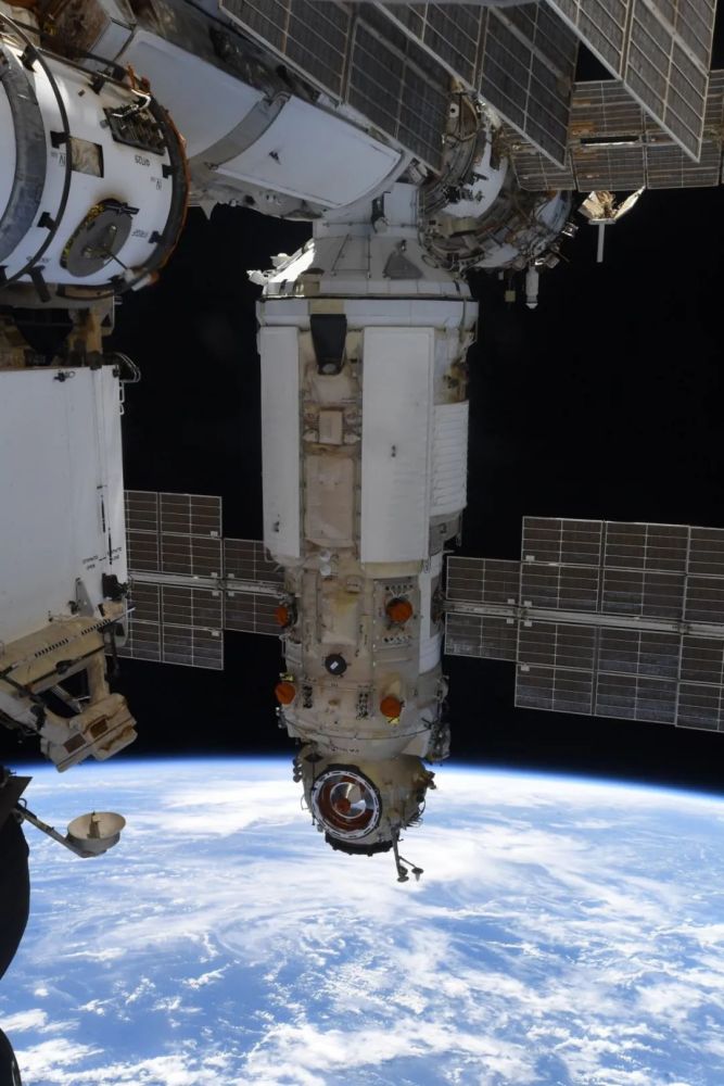 包括安装欧洲机械臂,气闸,散热器,对接项圈等等,与空间站进行多项电力