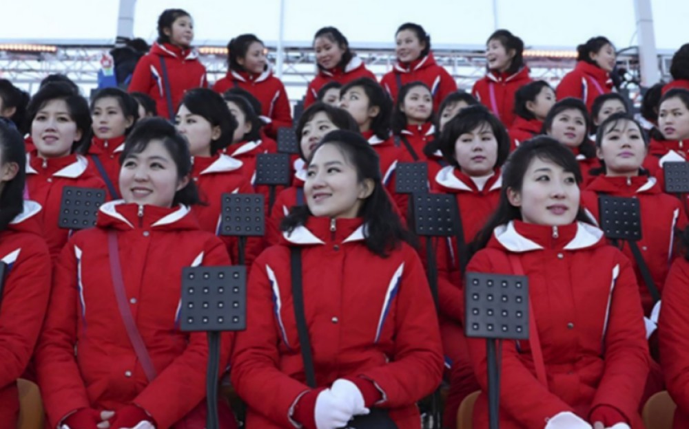 南边俘获寰宇的男团自不用多说,朝鲜这些天然美女也丝毫不逊色,不客气