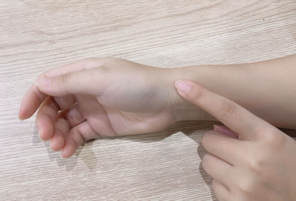 产后手腕痛?新手妈妈的"职业病"