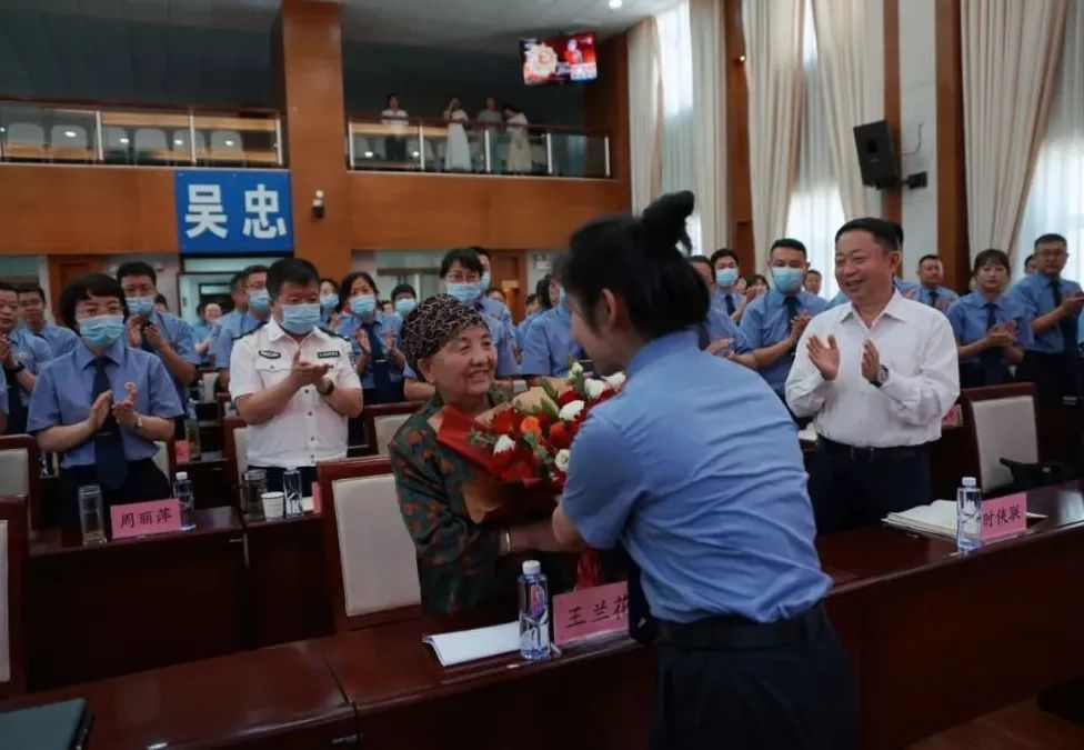 七一勋章获得者王兰花同志受邀为宁夏检察人员作先进事迹报告