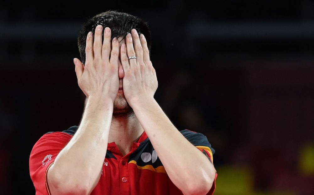 男儿有泪不轻弹奥恰夺铜牌后跪地落泪晒自拍获网友鼓励巴黎等你