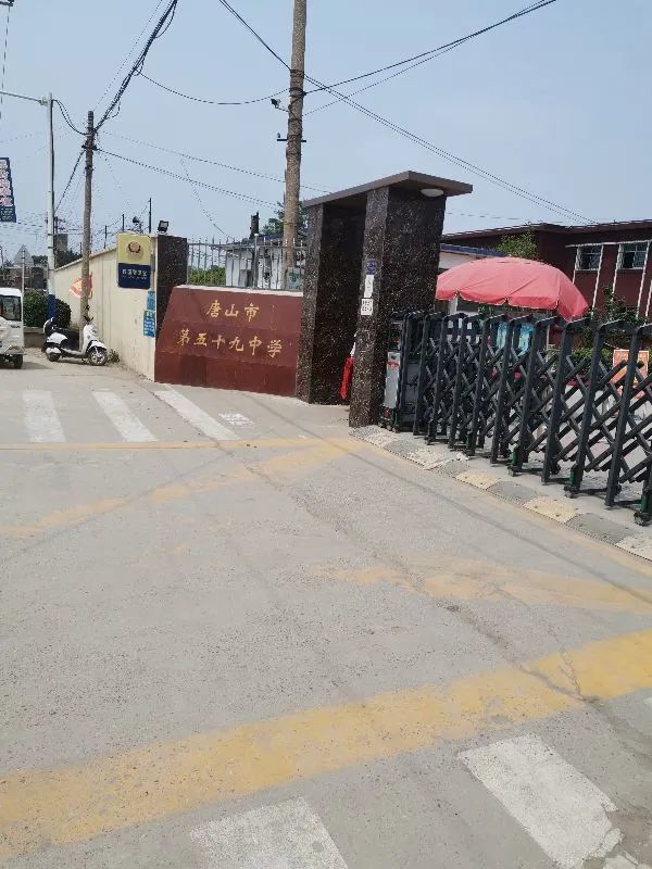 龙华中学今年依然代管着高新区的部分小区.