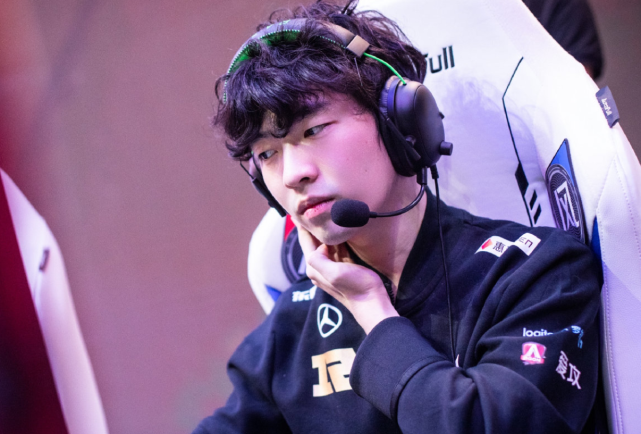 rng迎战ra!中单cryin回归首发!韩服近日状态让人担忧