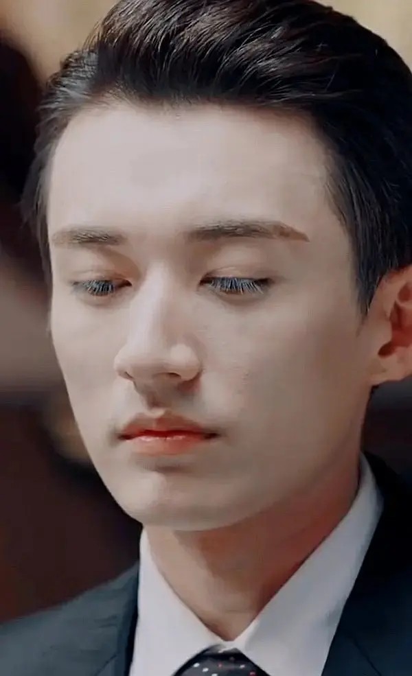 6位"睫毛精"男明星,他们的野生睫毛,比宁静的假睫毛还长