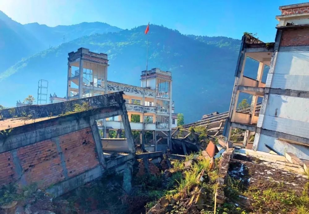 只不过汶川大地震重灾区的人口数量没有唐山那么多,但它的面波震级