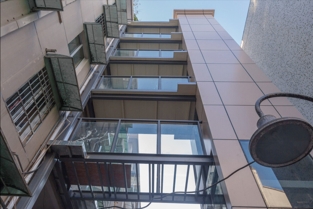 老小区的六楼如果装电梯,六楼如何给一楼补偿?