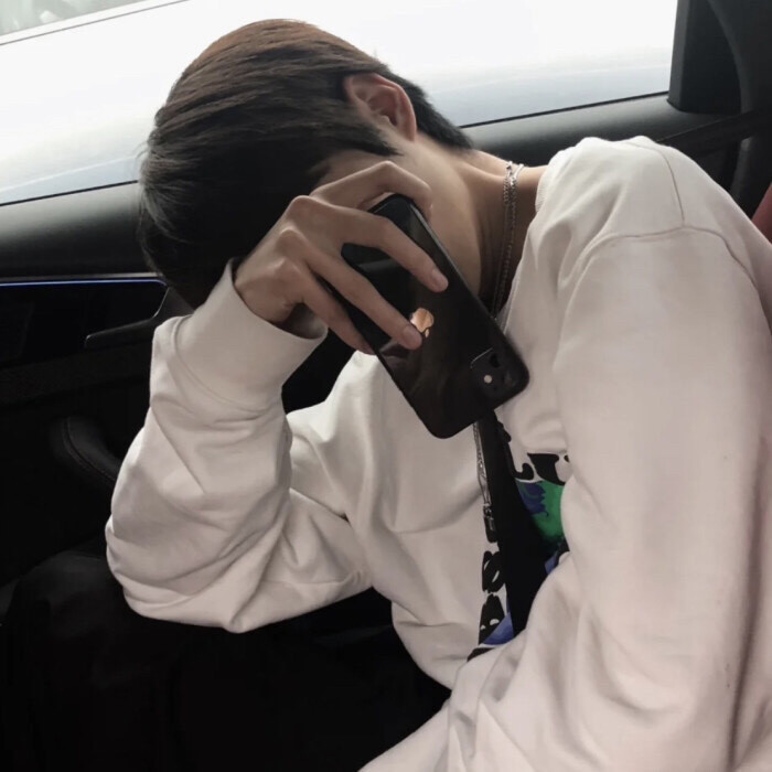 ins男生也需要偏爱的头像