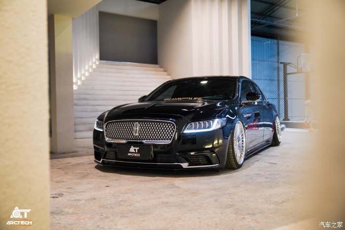国内还有这样玩的林肯大陆,美式豪华轿车遇上vip风格