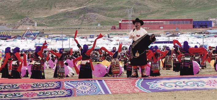 班戈县第七届纳木措文化旅游民俗风情赛马艺术节正式开幕
