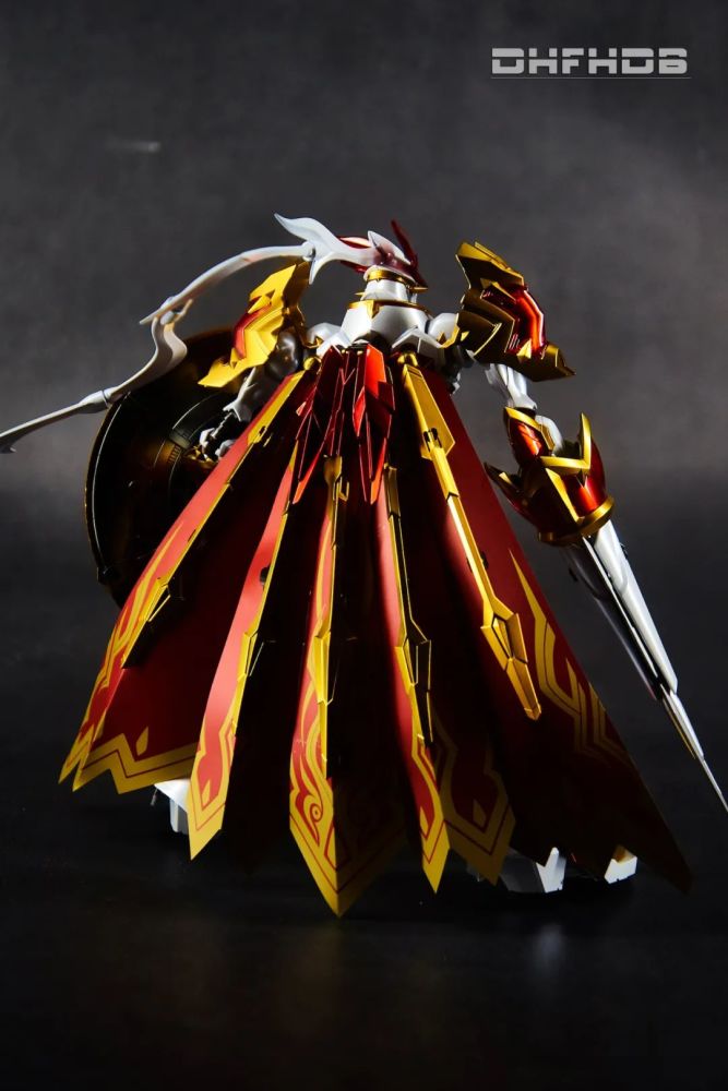 【佳作】万代frs红莲骑士兽三种配色喷涂作品_腾讯新闻