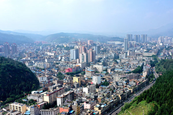 云南富源:打通"隔心墙" 架起"连心桥"|富源县|云南|计永波