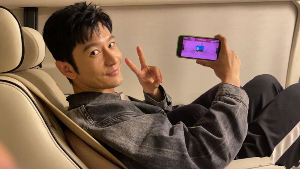 中国ins粉丝排行榜_INS粉丝数排行榜!C罗半年涨粉5000万!前十中,卡戴珊家族占三位