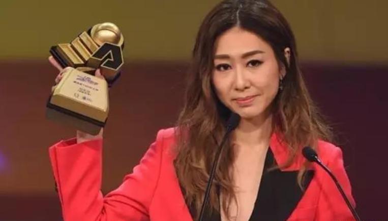 Tvb宫斗内幕 杨怡胡定欣红毯白眼恩怨始末 男人是关键 腾讯新闻