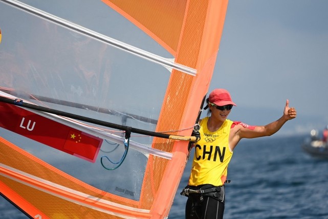 卢云秀乘风破浪勇夺冠军