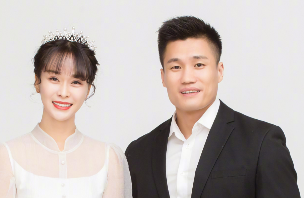 人生赢家,吕小军经常秀恩爱 2个女儿!健身圈大神,国外粉丝追捧